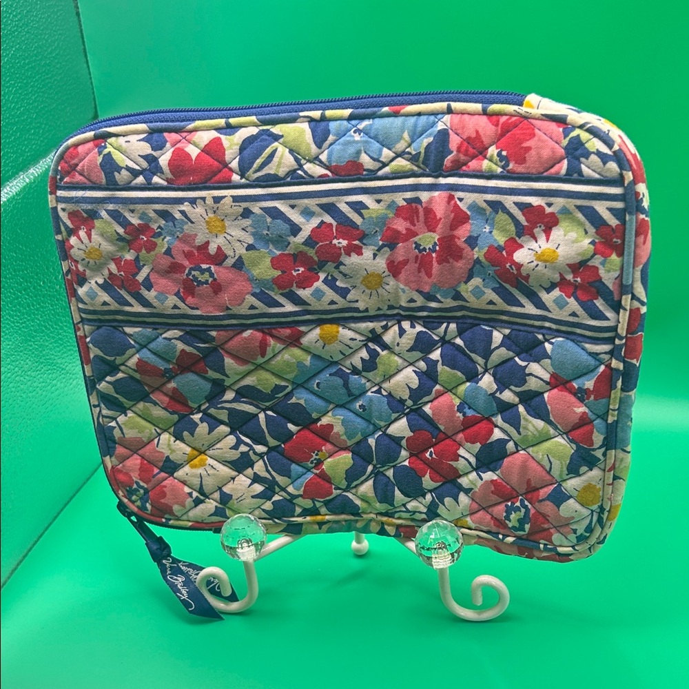 Vera Bradley Floral Quilted device Pouch Retired Print Summer Cottage